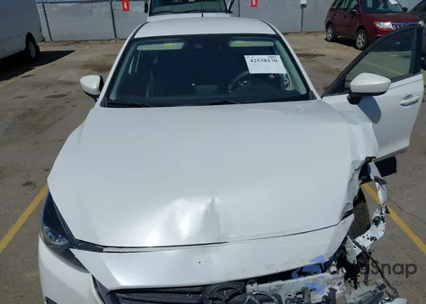 2018 Mazda 3 Touring z USA, uszkodzony, nr VIN 3MZBN1L38JM167174